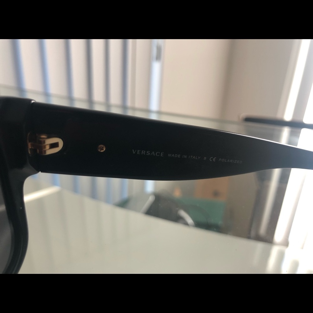 Versace sunglasses - Picture 3 of 4